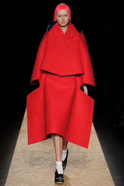 Look 11